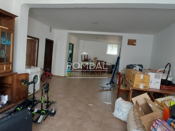 Casa habitable en A Valenza con pequeño jardín – ¡Ideal para disfrutar y reformar a tu gusto!