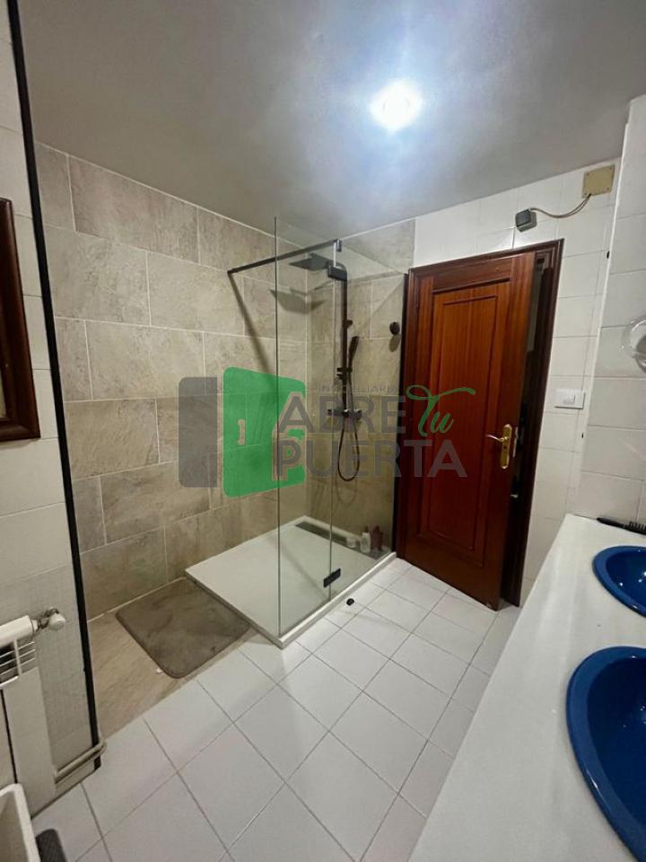 179145052045700173942_179093992396 PISO EN LA PLAZA MAYOR