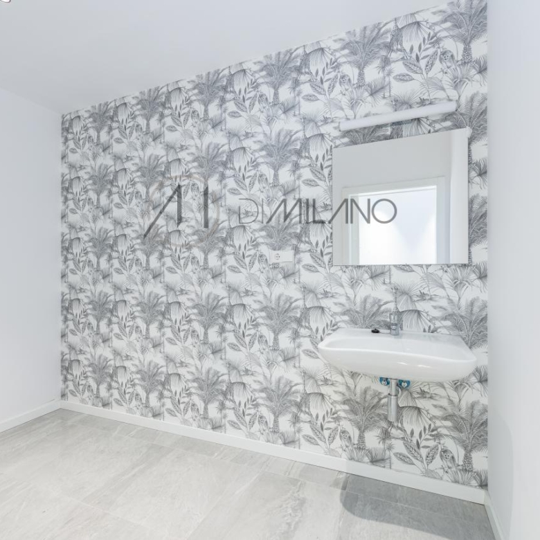 Nave industrial de 3.200 m² con licencia de concesionario y taller en Avenida de Madrid