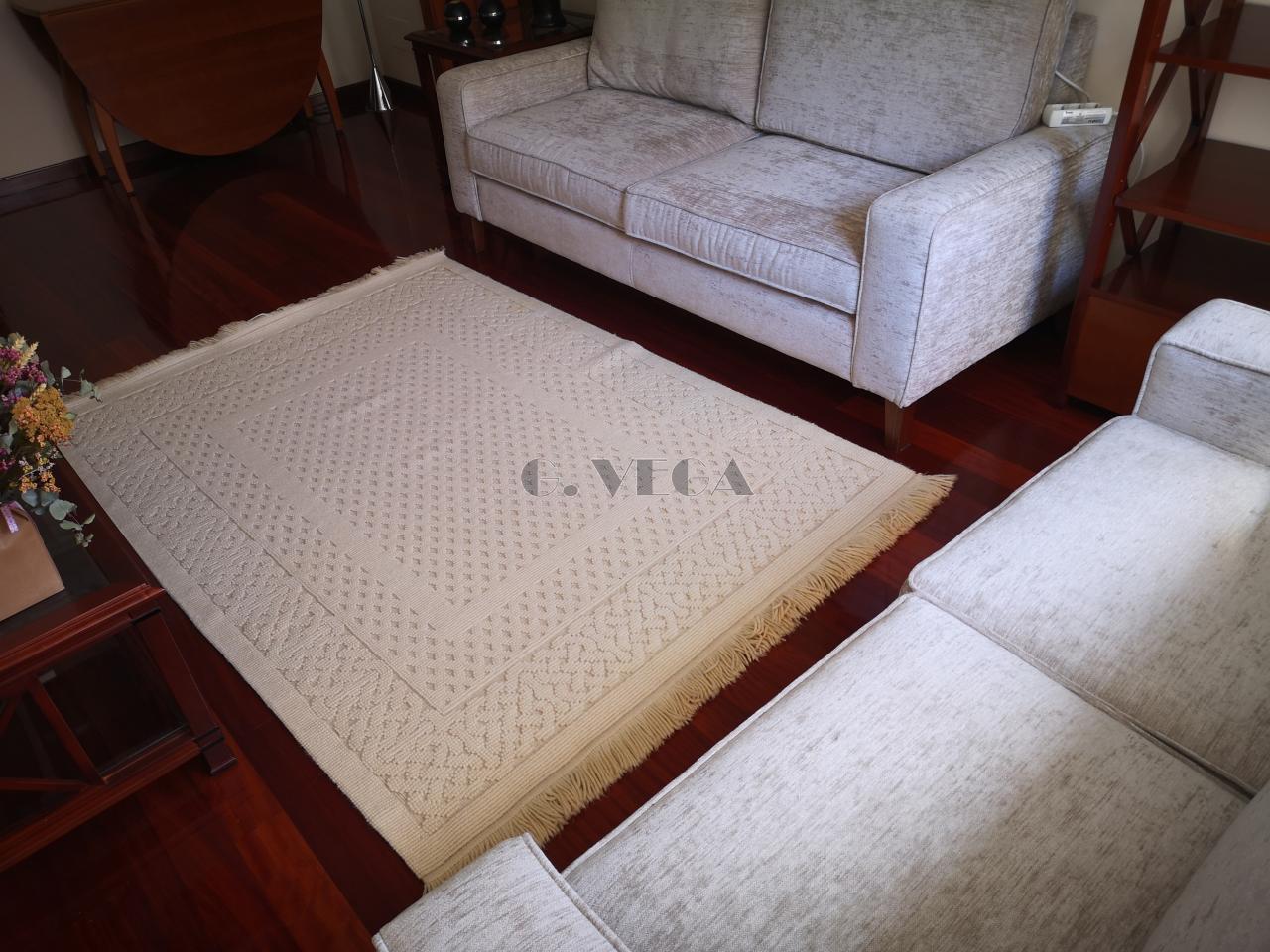 Apartamento amplio en el centro de Vigo. Dos dormitorios y dos baños. Excelente.
