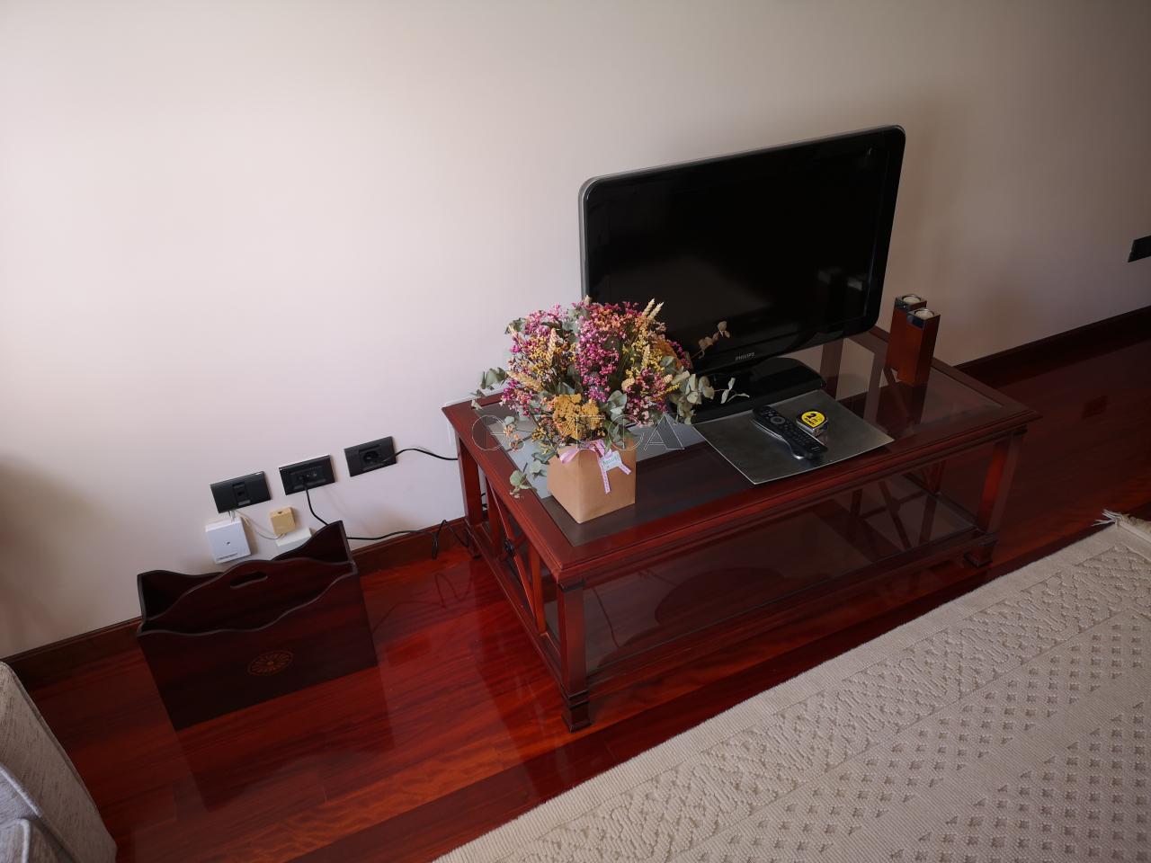 Apartamento amplio en el centro de Vigo. Dos dormitorios y dos baños. Excelente.
