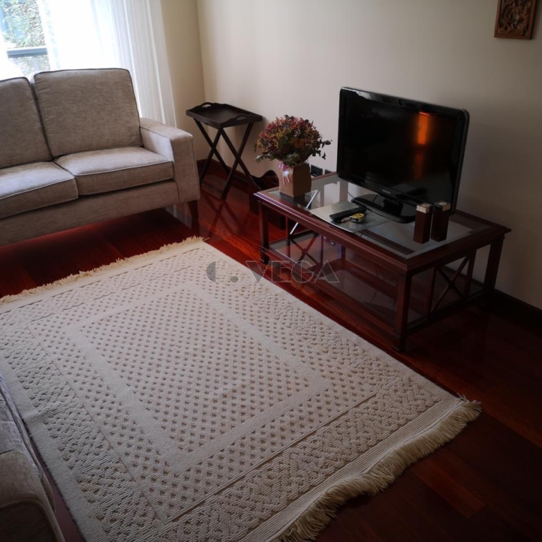Apartamento amplio en el centro de Vigo. Dos dormitorios y dos baños. Excelente.
