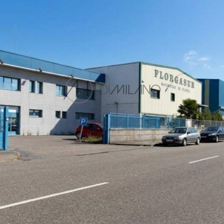 Nave industrial de 850 m² sobre parcela de 1.600 m² en primera línea del Polígono Industrial A Granxa