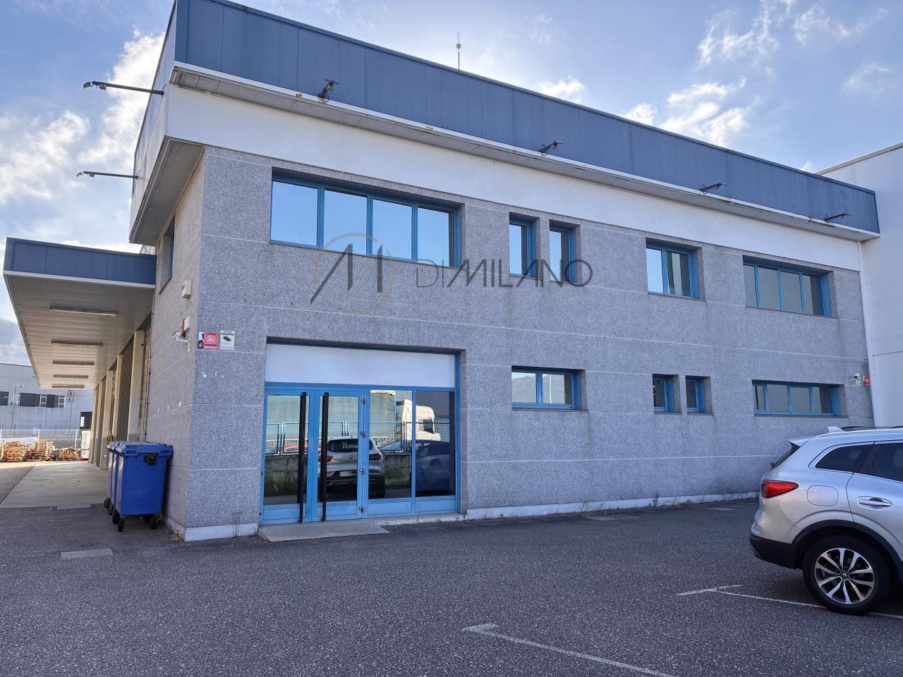 Nave industrial de 850 m² sobre parcela de 1.600 m² en primera línea del Polígono Industrial A Granxa