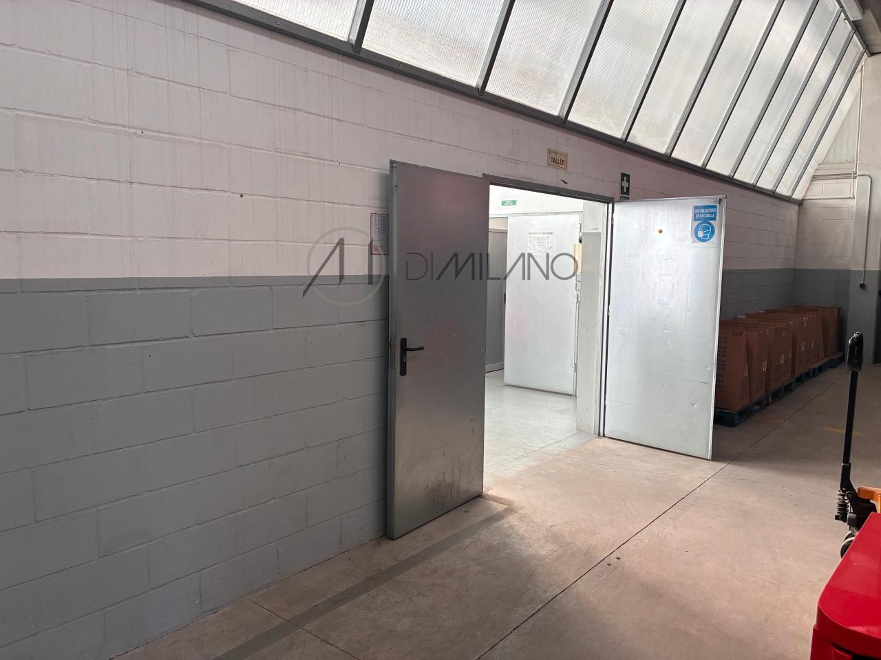 Nave industrial de 850 m² sobre parcela de 1.600 m² en primera línea del Polígono Industrial A Granxa