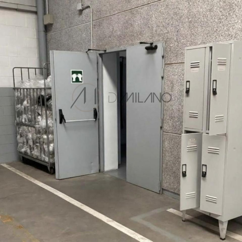 Nave industrial de 850 m² sobre parcela de 1.600 m² en primera línea del Polígono Industrial A Granxa