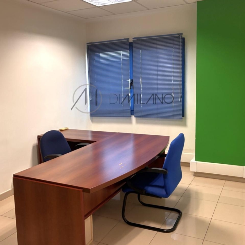 Nave industrial de 850 m² sobre parcela de 1.600 m² en primera línea del Polígono Industrial A Granxa