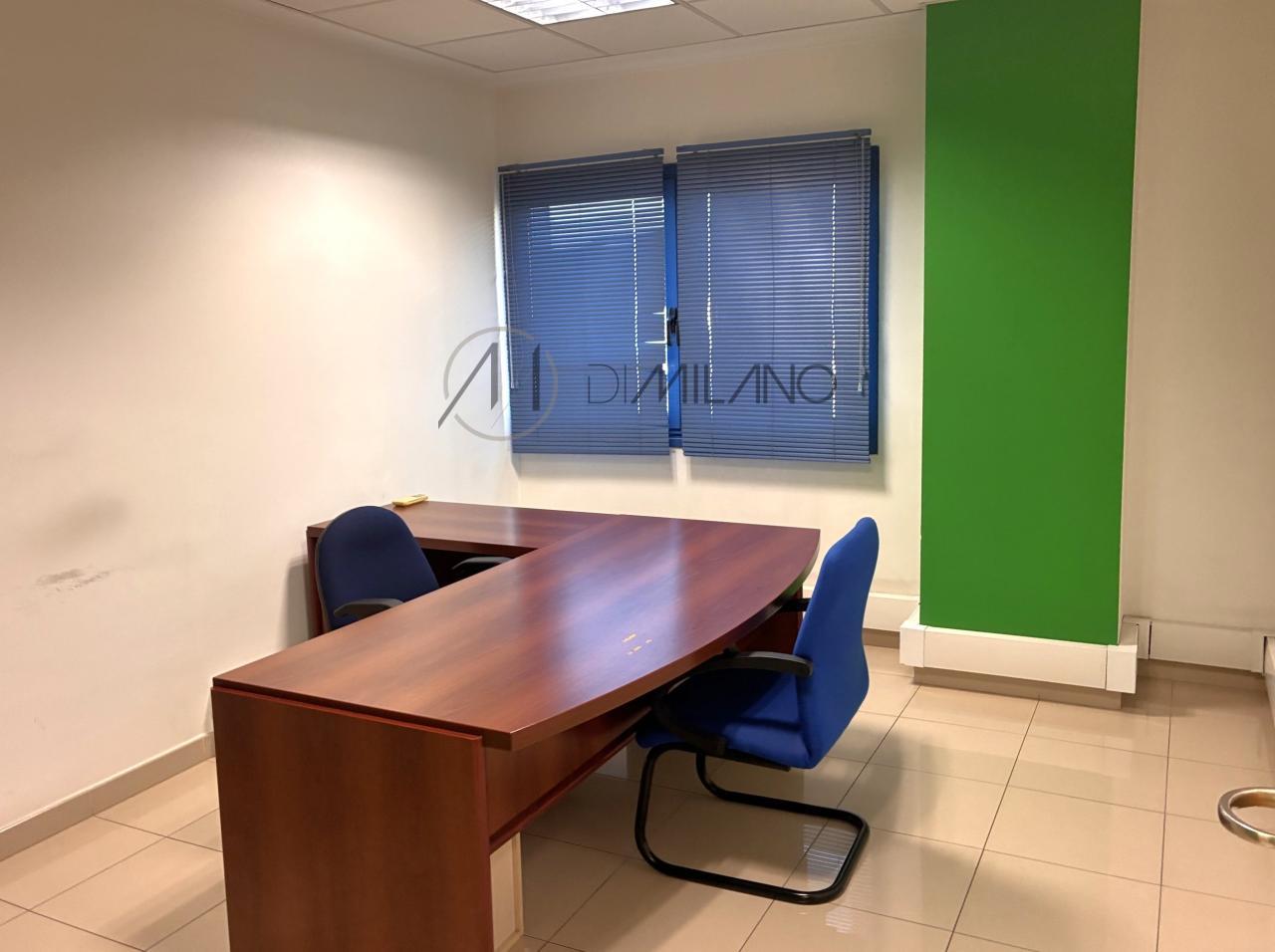 Nave industrial de 850 m² sobre parcela de 1.600 m² en primera línea del Polígono Industrial A Granxa