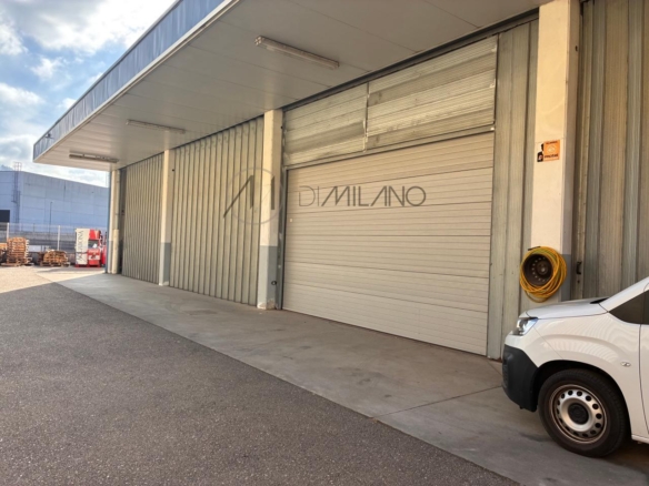 Nave industrial de 850 m² sobre parcela de 1.600 m² en primera línea del Polígono Industrial A Granxa