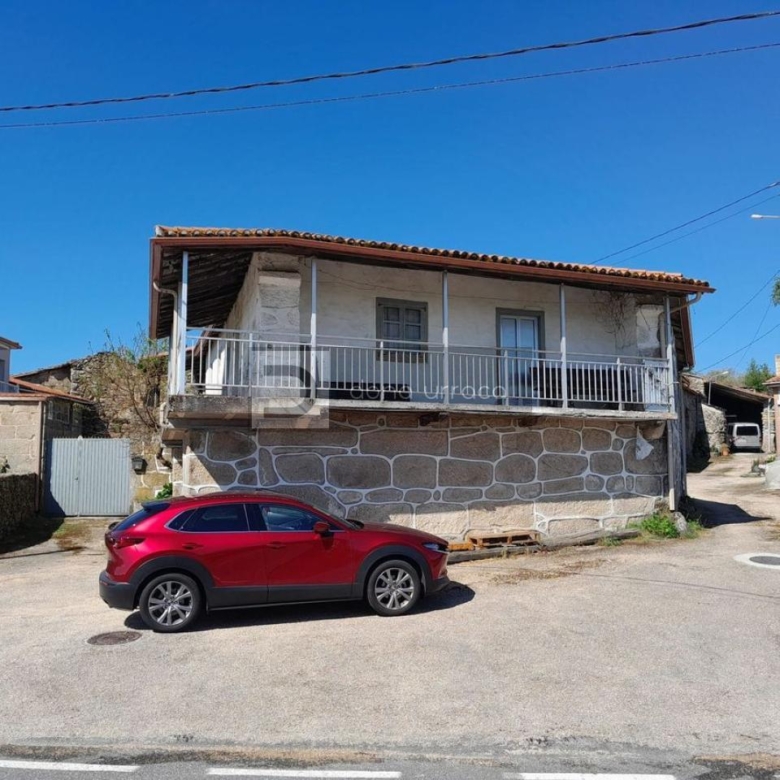 Casa de pueblo en venta en  Lugar Sistin