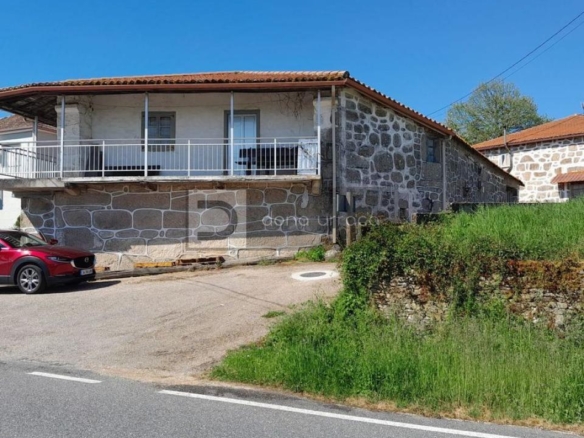 Casa de pueblo en venta en  Lugar Sistin