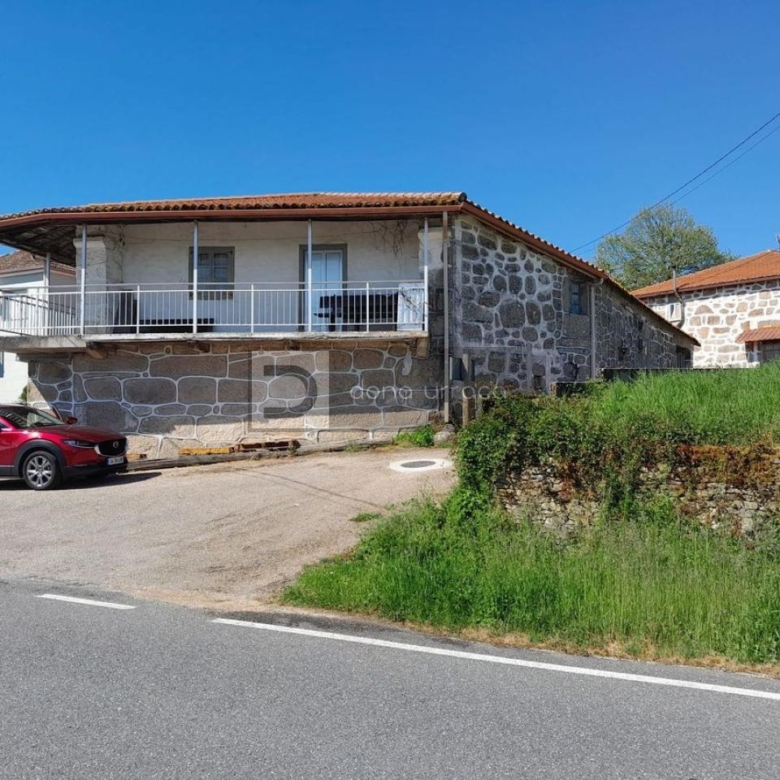 Casa de pueblo en venta en  Lugar Sistin