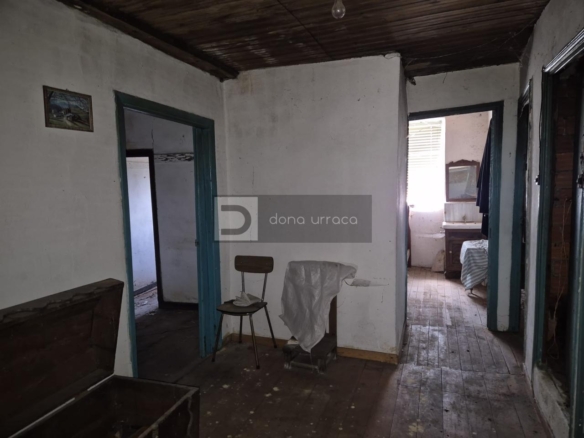 Casa de pueblo en venta en  Lugar Sistin