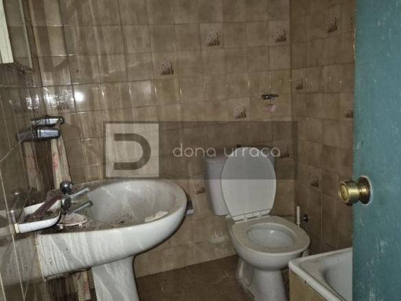 Casa de pueblo en venta en  Lugar Sistin