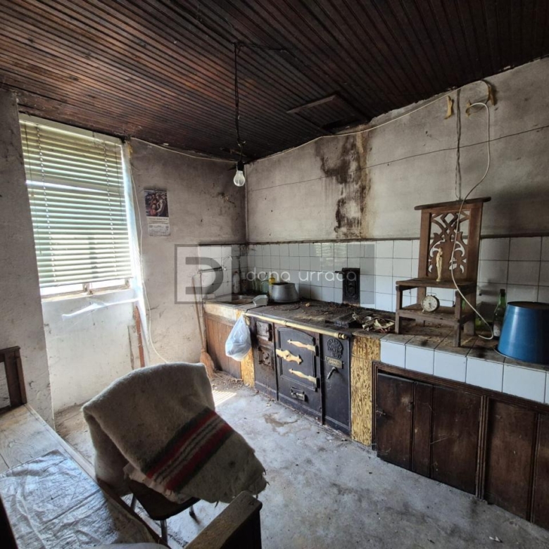 Casa de pueblo en venta en  Lugar Sistin