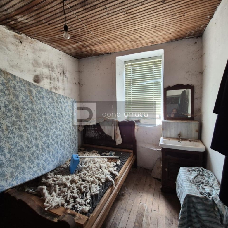 Casa de pueblo en venta en  Lugar Sistin