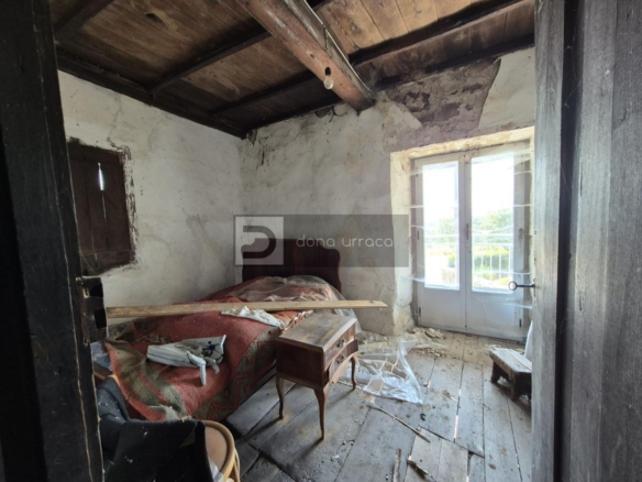 Casa de pueblo en venta en  Lugar Sistin