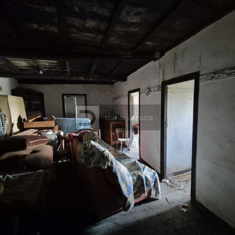 Casa de pueblo en venta en  Lugar Sistin