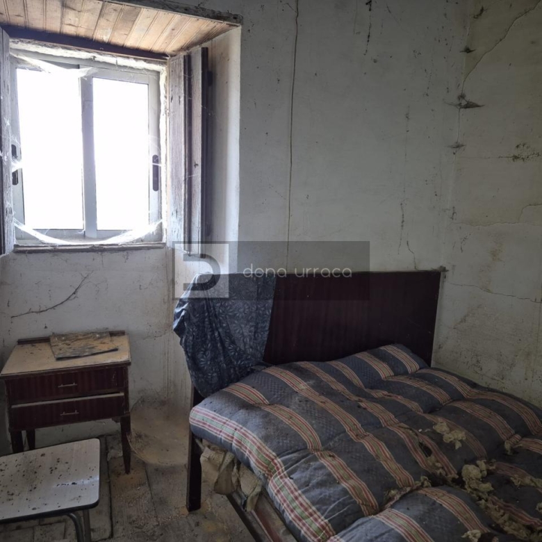 Casa de pueblo en venta en  Lugar Sistin