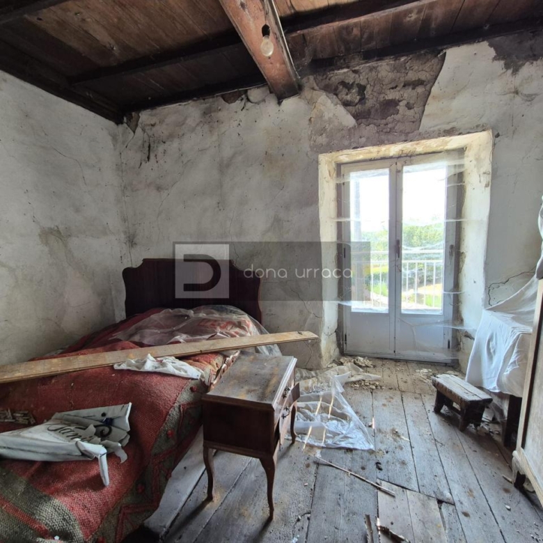 Casa de pueblo en venta en  Lugar Sistin