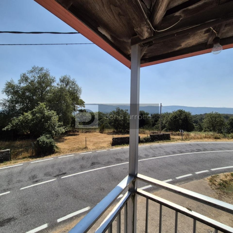Casa de pueblo en venta en  Lugar Sistin
