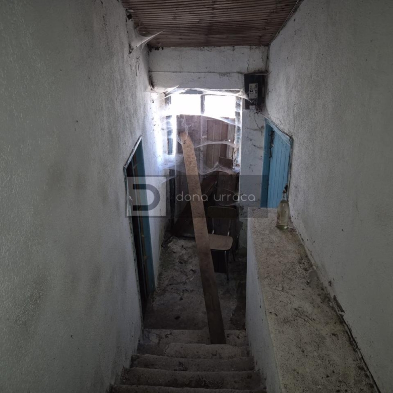 Casa de pueblo en venta en  Lugar Sistin
