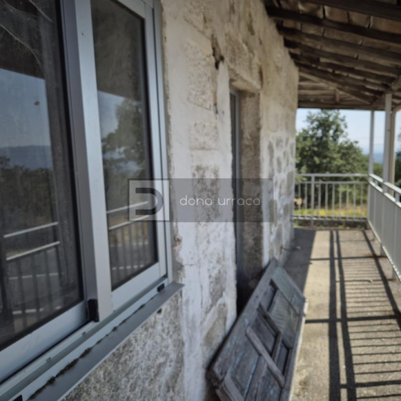 Casa de pueblo en venta en  Lugar Sistin