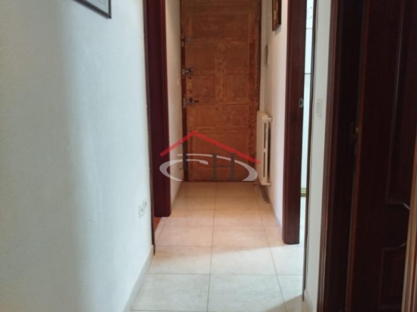 PISO CON TRASTERO EN TROBAJO DEL CAMINO