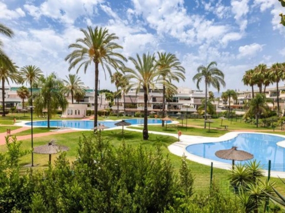 Fantastico Apartamento  alquiler corta temporada en Nueva Andalucia , Marbella