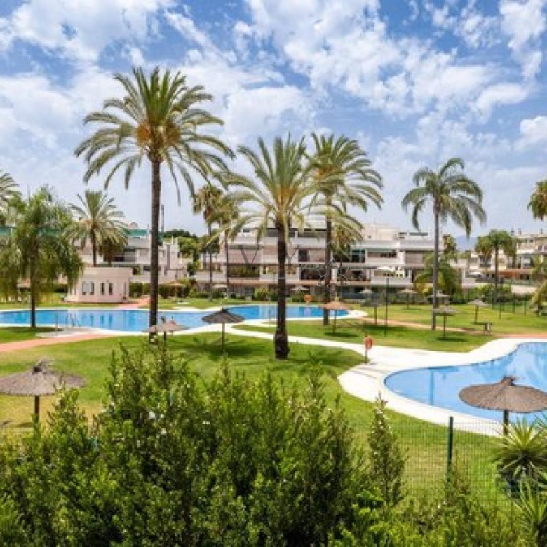 Fantastico Apartamento  alquiler corta temporada en Nueva Andalucia , Marbella