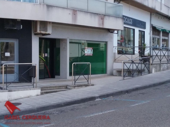 LOCAL COMERCIAL EN ALQUILER EN EL CENTRO DE O ROSAL | 50 M²