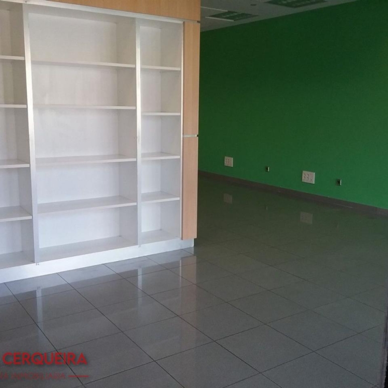 LOCAL COMERCIAL EN ALQUILER EN EL CENTRO DE O ROSAL | 50 M²