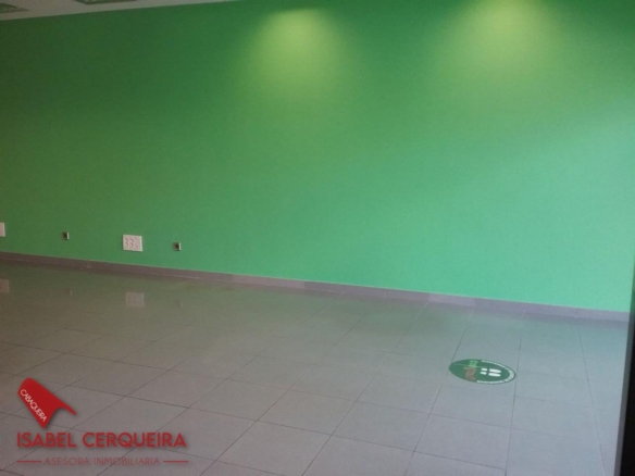 LOCAL COMERCIAL EN ALQUILER EN EL CENTRO DE O ROSAL | 50 M²