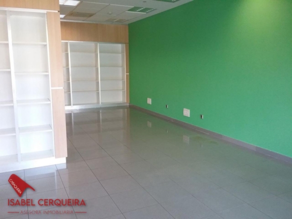 LOCAL COMERCIAL EN ALQUILER EN EL CENTRO DE O ROSAL | 50 M²