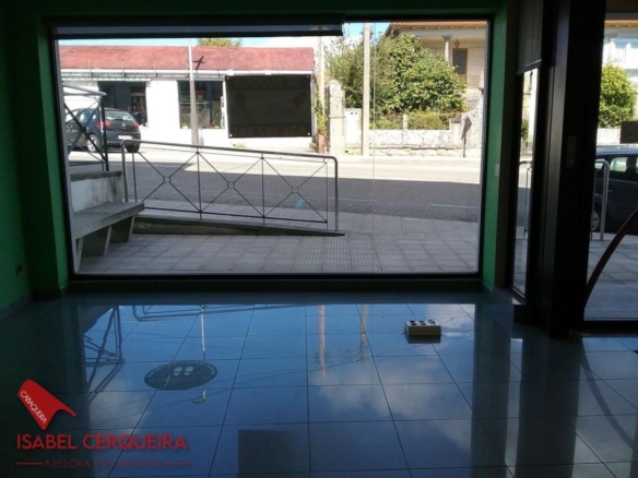 LOCAL COMERCIAL EN ALQUILER EN EL CENTRO DE O ROSAL | 50 M²