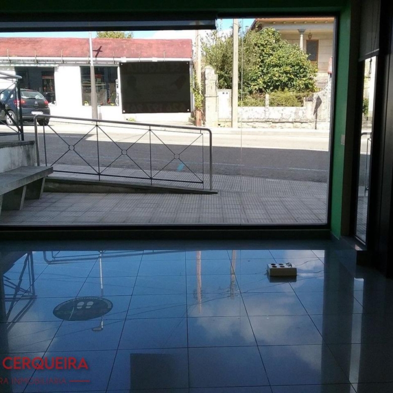 LOCAL COMERCIAL EN ALQUILER EN EL CENTRO DE O ROSAL | 50 M²