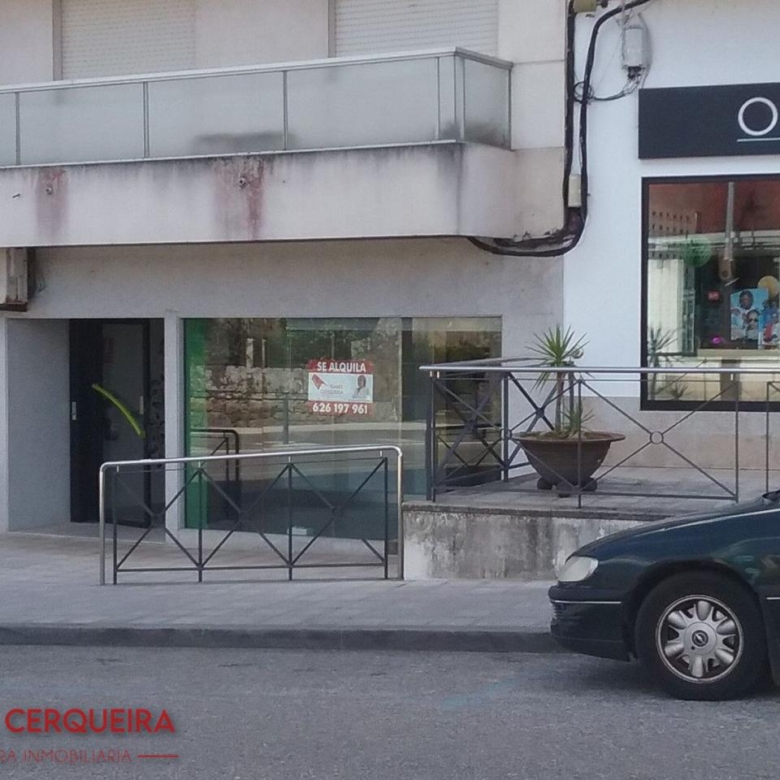 LOCAL COMERCIAL EN ALQUILER EN EL CENTRO DE O ROSAL | 50 M²
