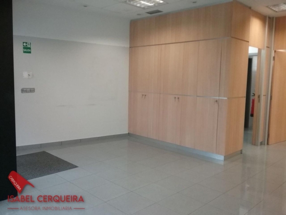 LOCAL COMERCIAL EN ALQUILER EN EL CENTRO DE O ROSAL | 50 M²