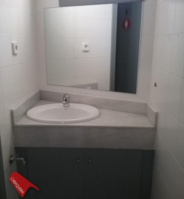 LOCAL COMERCIAL EN ALQUILER EN EL CENTRO DE O ROSAL | 50 M²