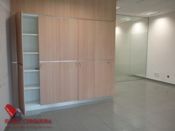 LOCAL COMERCIAL EN ALQUILER EN EL CENTRO DE O ROSAL | 50 M²