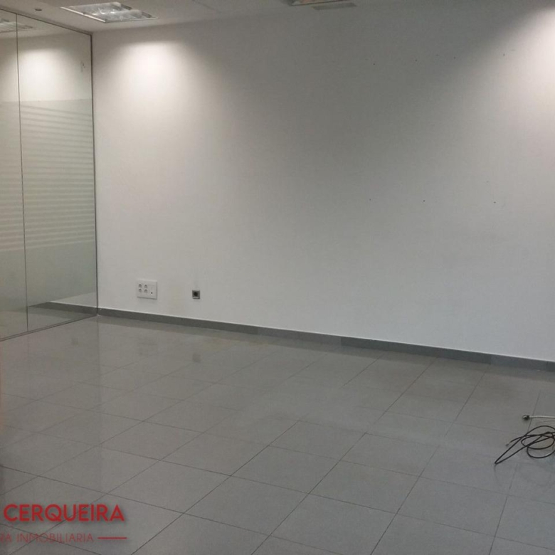 LOCAL COMERCIAL EN ALQUILER EN EL CENTRO DE O ROSAL | 50 M²