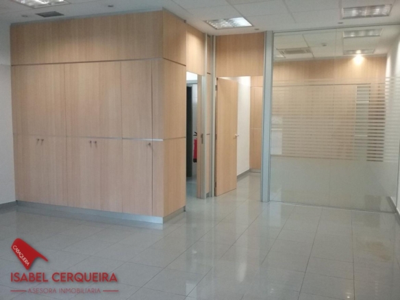 LOCAL COMERCIAL EN ALQUILER EN EL CENTRO DE O ROSAL | 50 M²