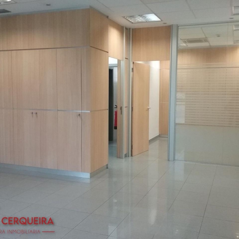 LOCAL COMERCIAL EN ALQUILER EN EL CENTRO DE O ROSAL | 50 M²