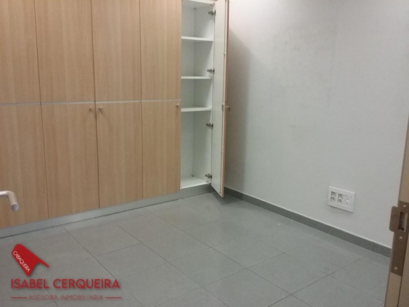 LOCAL COMERCIAL EN ALQUILER EN EL CENTRO DE O ROSAL | 50 M²