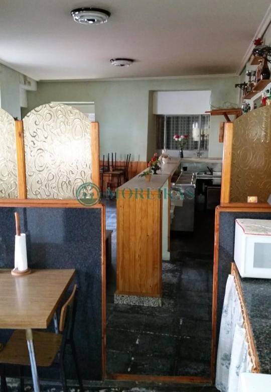 Casa con negocio. Cudeiro.
