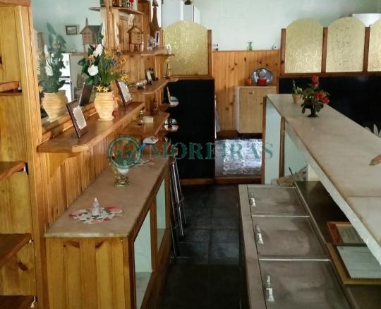 Casa con negocio. Cudeiro.