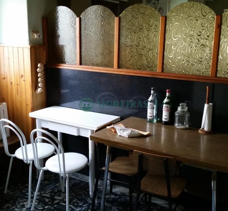 Casa con negocio. Cudeiro.