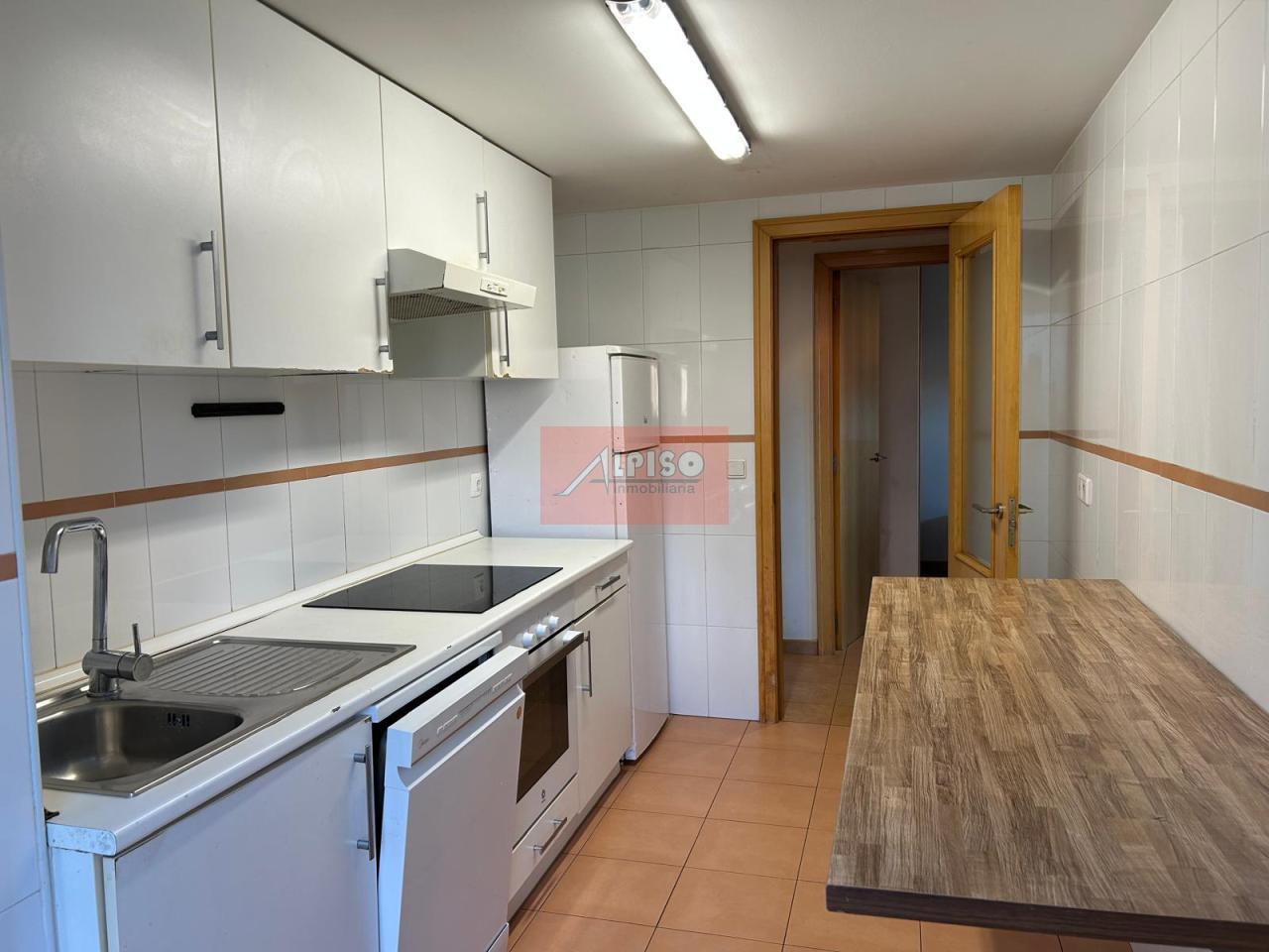 179153719848000173965_179153193224 Piso amueblado Urb. Residencia