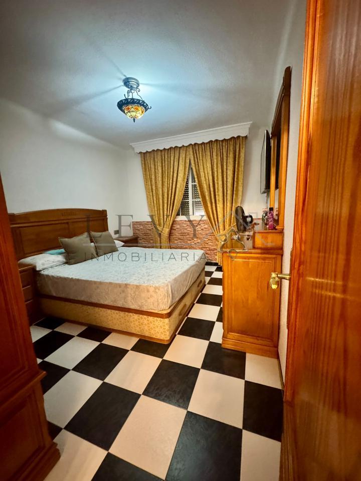 179154080345400173968_179153995465 Piso en venta En la zona de Huelin