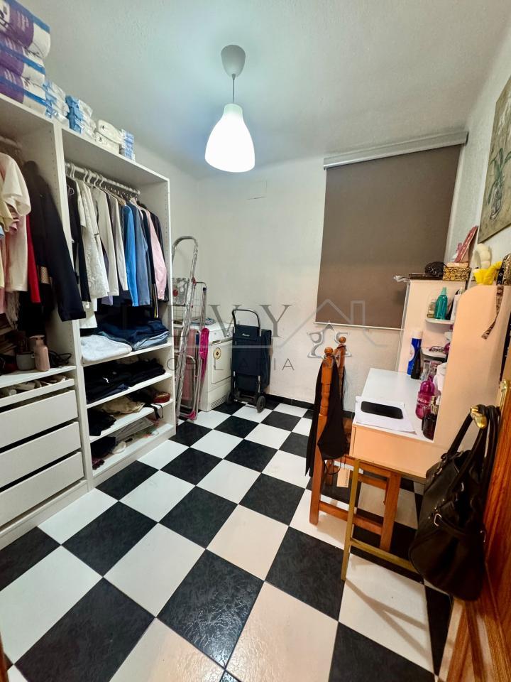 179154080674300173968_179153995737 Piso en venta En la zona de Huelin